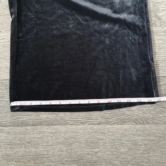 🌼OLD NAVY🌼 Velvet One Shoulder Top in Black Jack - Picture 9 of 10